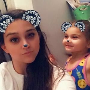 Meet your Posher, Stephanie